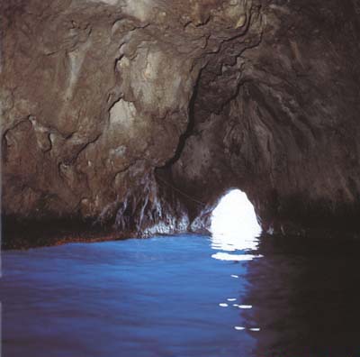 provincia_Capri_Grotta.jpg (27344 byte)